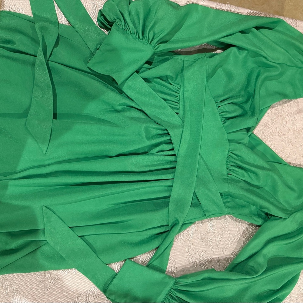 Elegant Green Maxi Dress with Ruched Wrap Design